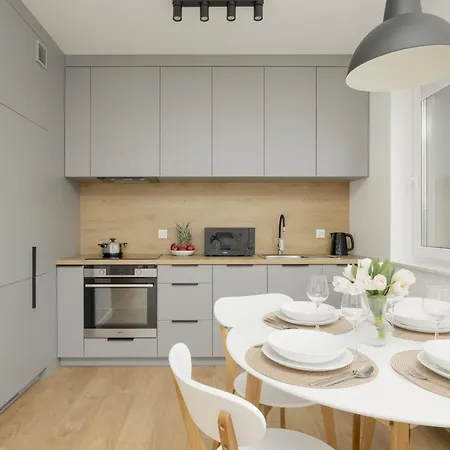 Bright Pastel With Desk For Remote Work, Balcony And Parking By Renters Apartment Gdansk