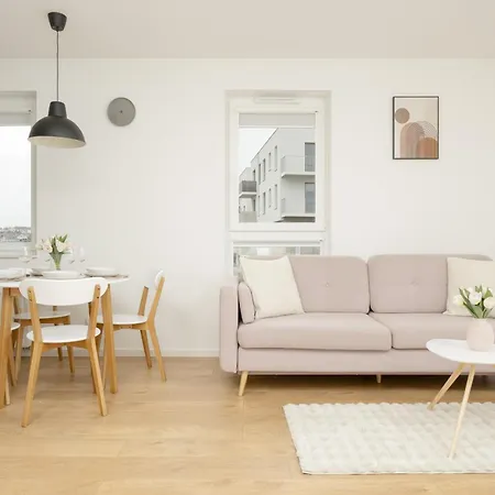 Bright Pastel With Desk For Remote Work, Balcony And Parking By Renters Apartment Gdansk